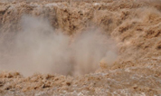 Прекрасный водопад Хукоу